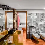 Lejlighed Bright Loft - Free Private Parking Milano