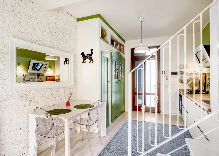 Bright Loft - Free Private Parking Apartment *