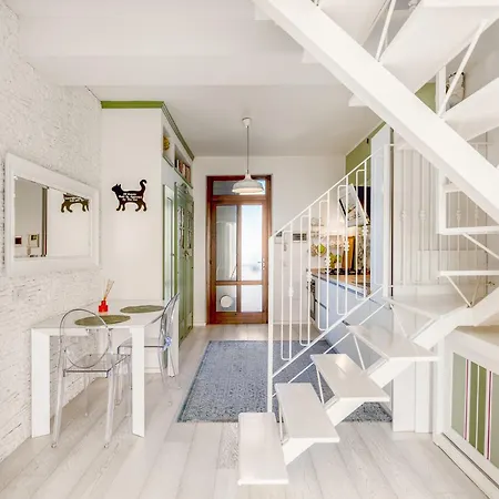 Bright Loft - Free Private Parking Appartamento Milano