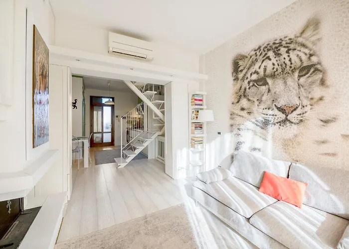 Bright Loft - Free Private Parking Milano